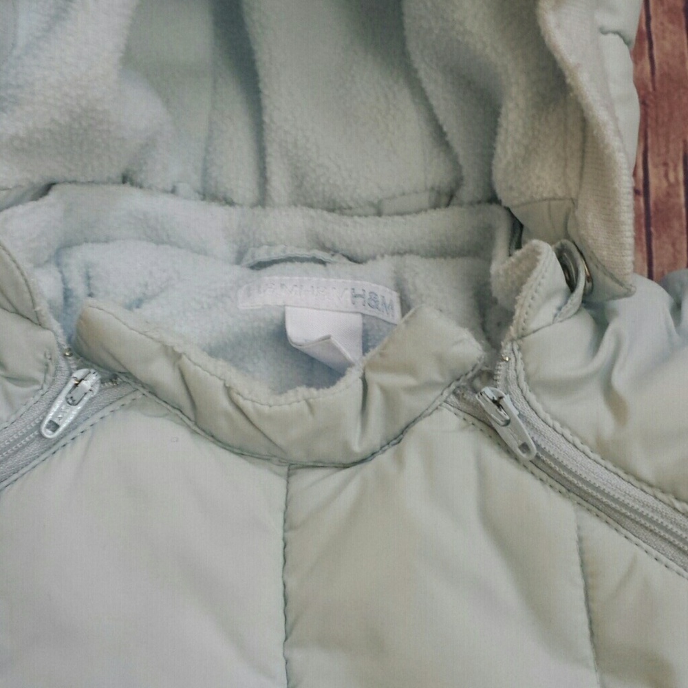 H&M blue puffer snowsuit hooded size 4-6m - Picture 2 of 3